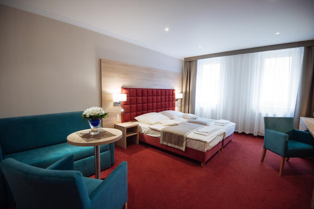 Hotel Texicana Сулехув Экстерьер фото