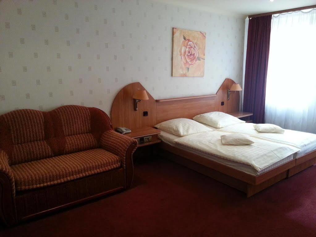 Hotel Texicana Сулехув Экстерьер фото