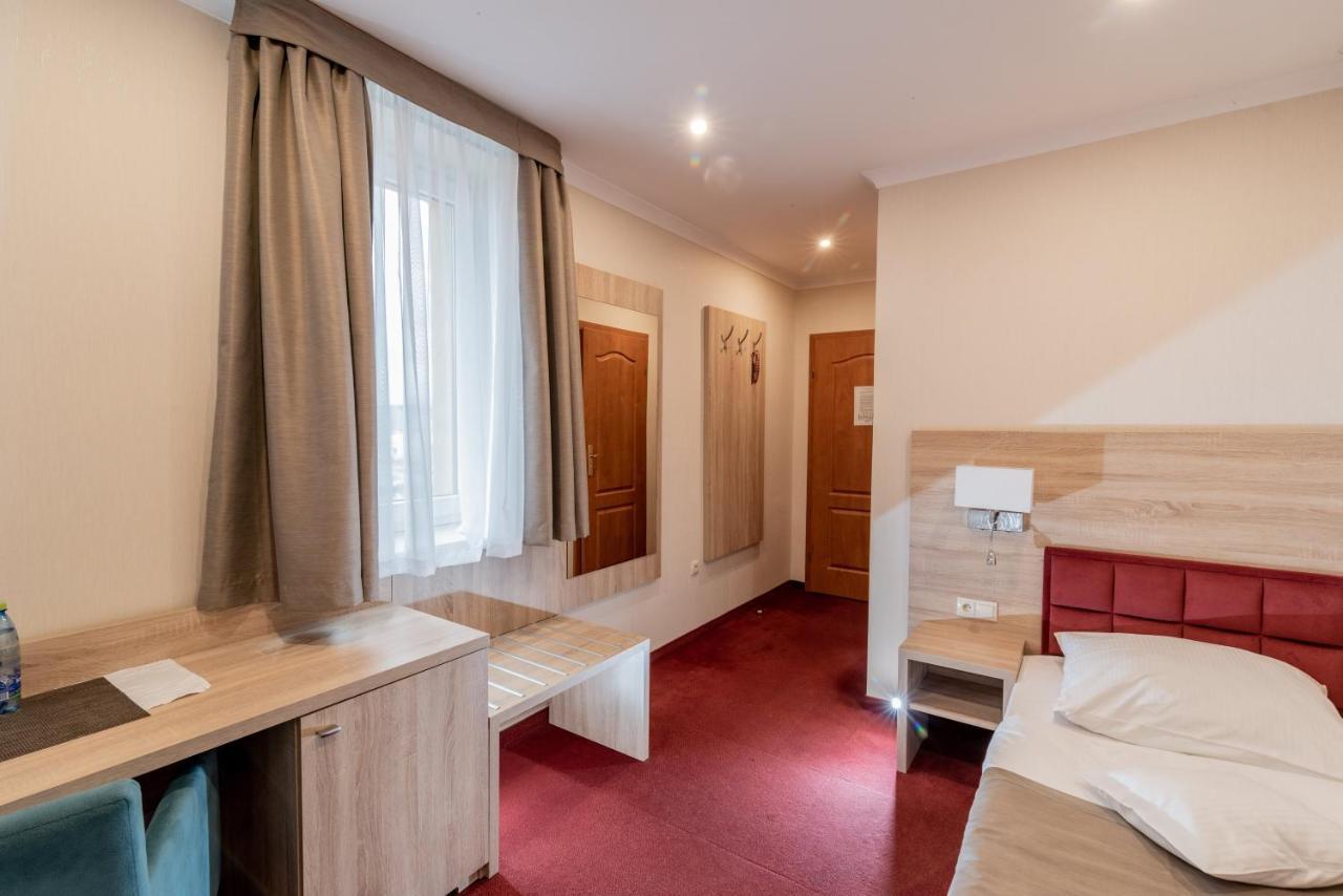Hotel Texicana Сулехув Экстерьер фото