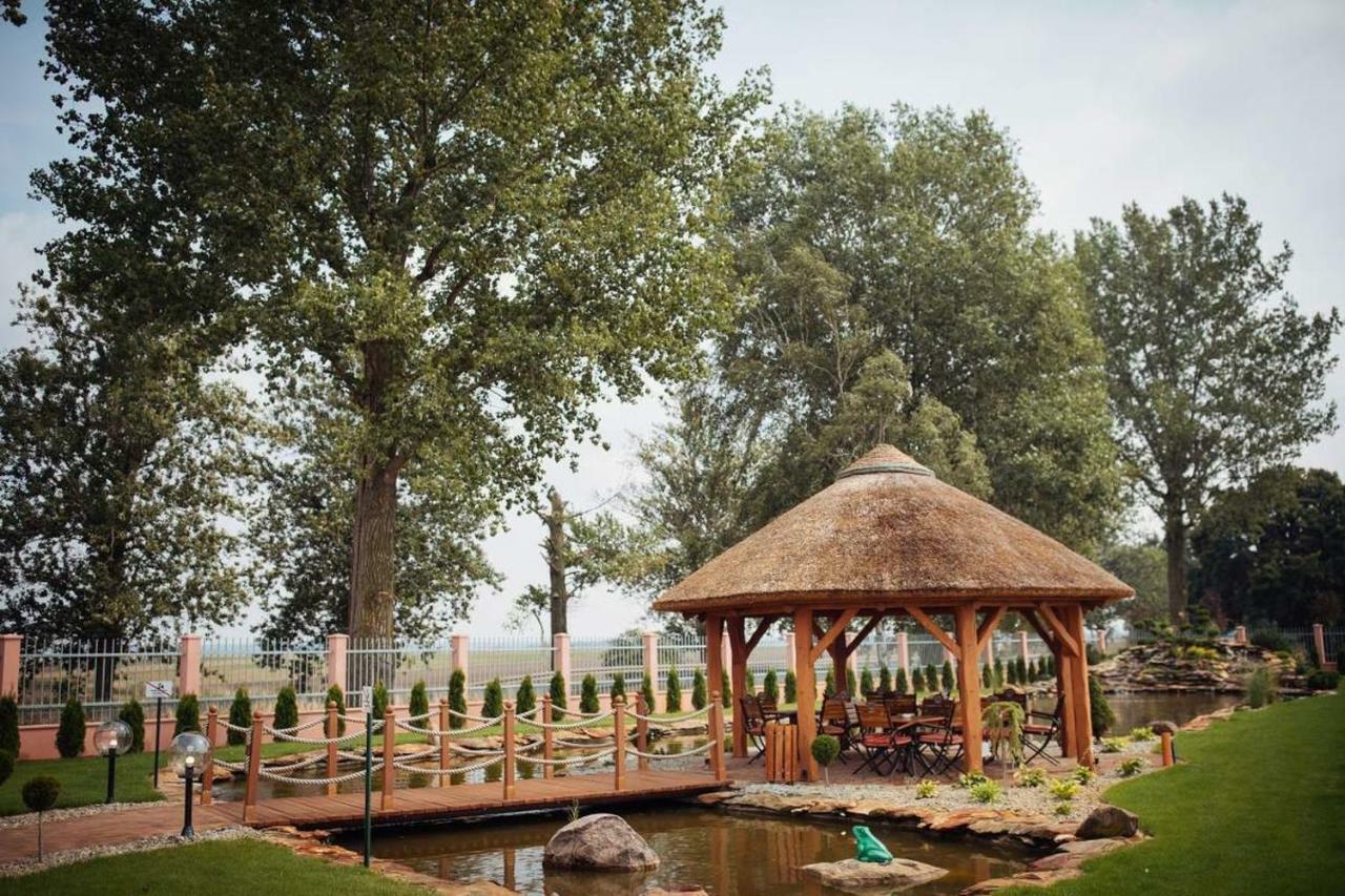 Hotel Texicana Сулехув Экстерьер фото